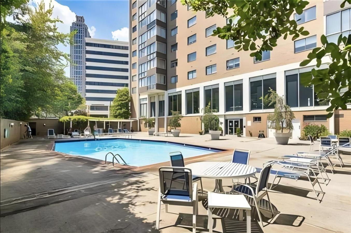 Villa Atl Downtown 2Br King Bed Free Parking Lm1908 Atlanta Esterno foto